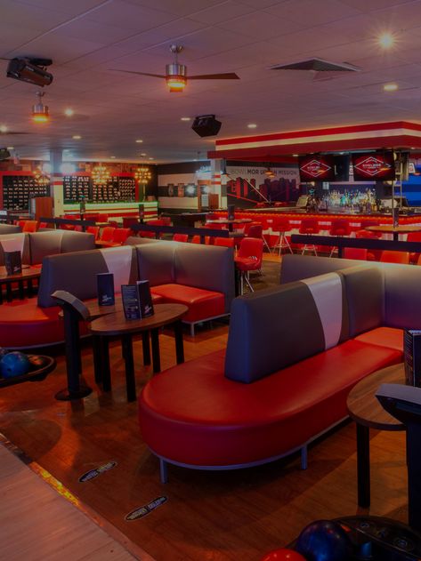 Classic Pizza, Bowling Alley, Lounge Area, Green Valley, Sports Bar, Messina, Shop Interior Design, Retro Aesthetic, Lounge Areas