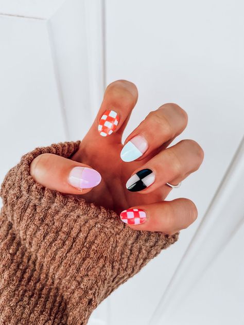 Nail Ideas Acrylic Checkered, Short Almond Nails Ideas Summer, Nails Design Funky, Fun Checkered Nails, Cute Nails Checkered, Checkers Nails Design, Fun Trendy Nails, Rounded Nail Designs, Checkered Gel Nails