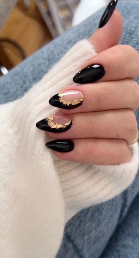 Softgel Nail Design Almond, Black Nail Designs Round, Black Nails Inspiration Glitter, Black And Gold And White Nails, Black Birthday Nails Almond, Black And Gold Round Nails, Bridesmaid Nails Black Dress, Nude Black And Gold Nails, Good And Black Nails