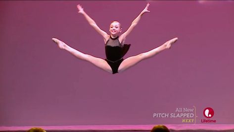 She's Magic : Brynn Rumfallo Dance Moms Brynn, Dance Moms Season 6, Asia Monet Ray, Brynn Rumfallo, Dance Moms Season, Dance Moms Moments, Famous Dancers, Dance Contest, Jordyn Jones