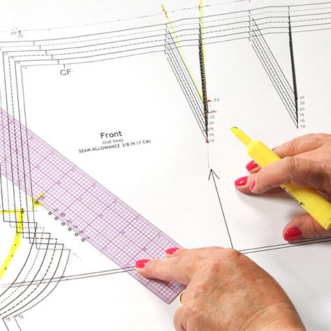 Grading Patterns, Alterations Clothing, Altering Pants, Sewing Machine Tension, Pattern Drafting Tutorials, Pattern Grading, Canada Fashion, Tailoring Techniques, Sewing Alterations