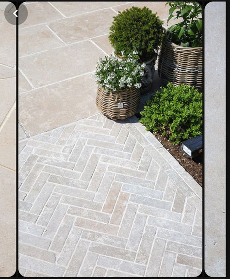 Beige Pavers Outdoor, Brick And Limestone Patio, Exterior Patio Tile, Backyard Tiles Ideas, Front Garden Tiles, Front Garden Lighting, Outdoor Tiled Patio, Outdoor Brick Patio Ideas, Paving Slabs Ideas Patio