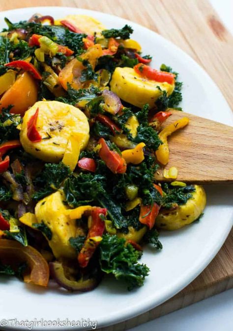 Boiled Plantains with Kale (Paleo, Vegan) Ways To Eat Fruit, Boiled Plantains, Kale Kale, Veggie Lunch, Mommy Body, Lunch Dishes, Curly Kale, African Foods, Plantain Recipes