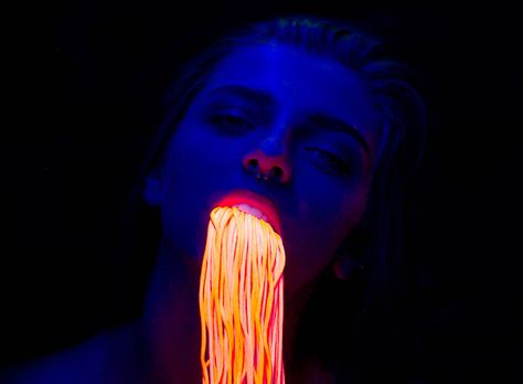 Conceptual Neon Photography by Slava Thisset  To create such beautiful and conceptual settings Russian photographer Slava Thisset combines photography and digital art. Through her photographs she explores the fluorescent aesthetics of neon lights with make-up body painting lights and photo retouching.            #xemtvhay Light Painting Photography, Neon Photography, Painting With Light, Photography Jobs, Photoshop For Photographers, Photo Editing Photoshop, Painting Photography, Photoshop Tips, Photoshop Art