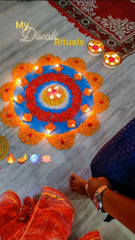 Diwali decor, diwali 2023, diwali crafts, diwali decor ideas, Diwali home decor ideas, Diwali handmade decor, diwali rangoli idea, diwali, diwali snap ideas, diwali story ideas, diwali aesthetic, diwali lights, diya decorations, #dilwalidiwali, diya, aluminium candle decor. Flower rangoli. Rangoli Diwali Story Ideas, Diwali Snap, Diwali Home Decor Ideas, Aesthetic Diwali, Rangoli Idea, Diwali Aesthetic, Diwali Story, Diwali Decor Ideas, Diwali Home Decor