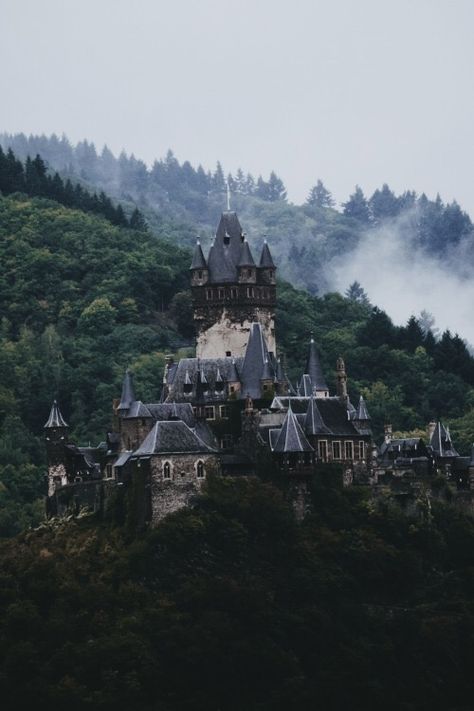 Chateau Hotel, Castle Aesthetic, Lord Voldemort, Beautiful Castles, A Castle, Fantasy Aesthetic, Medieval Castle, Medieval Fantasy, Pretty Places