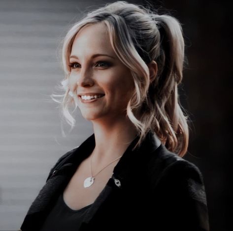 Forbes Aesthetic, Caroline Forbes Aesthetic, Vampire Barbie, Tvd Aesthetic, Tvd Dr, Korean Fits, Klaus And Caroline, The Vampire Diaries 3, Candice King