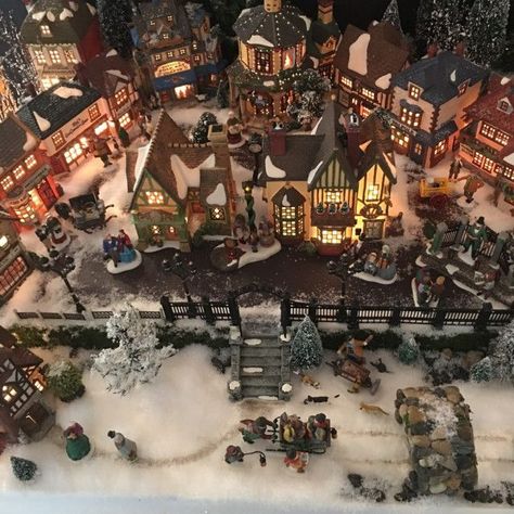 Dickens Village Display Ideas, Christmas Village Display Ideas Layout, Dickens Village Display, Dickens Christmas Village, Village Vibes, Christmas Village Display Ideas, Department 56 Christmas Village, Christmas City, Village Ideas