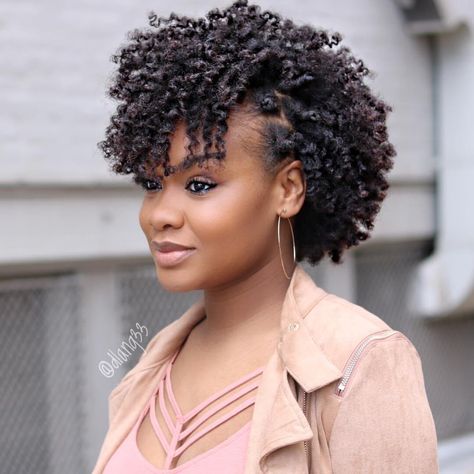 Short Curls with Side Bantu Knots Cabello Afro Natural, Cute Natural Hairstyles, Natural African American Hairstyles, American Hairstyles, Natural Hair Twists, Short Curls, Pelo Afro, Natural Hair Styles Easy, Natural Hair Updo