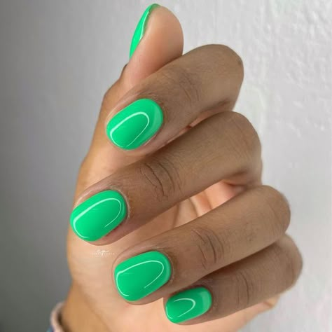 Different Color Gel Nails, Bright Green Pedicure, Gel Nail Ideas Natural Nails, Basic Gel Manicure, Green Opal Nails, Luminary Gel Nails, Summer Nail Ideas Green, Fun Summer Nail Colors, Kelly Green Nails Design