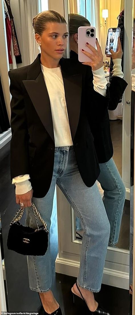 Black Blazer White Shirt, Blazer White Shirt, Apple Shaped Body, Jeans Handbag, Becca Kufrin, Sophia Richie, Kaitlyn Bristowe, Katherine Schwarzenegger, Charlotte Mckinney