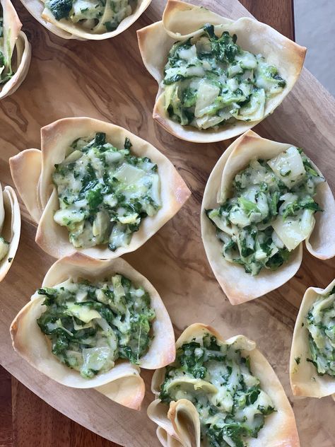 Spinach Dip Bites, Artichoke Cups, Spinach Artichoke Cups, Creamy Spinach Artichoke Dip, Easy Vegetable Side Dishes, Crispy Wonton, Sides Dishes, Side Dishes For Chicken, Superbowl Appetizers