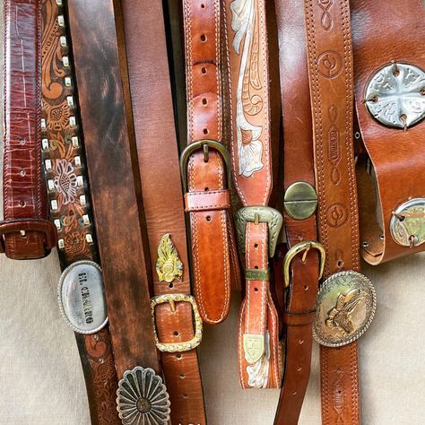 70s Western Fashion, Vintage Clothing Display, Vintage Western Aesthetic, 70s Accessories, Rustic Outfits, Buy My Clothes, Cowgirl Belts, Masculine Style, Western Chic