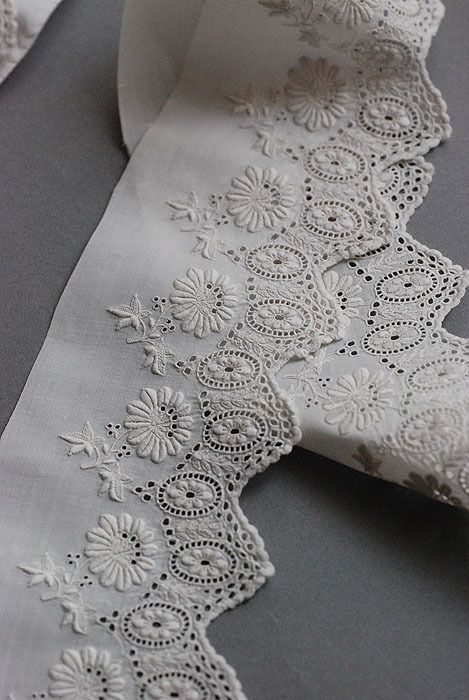 Cutwork Embroidery, Hardanger Embroidery, Types Of Embroidery, Linens And Lace, 자수 디자인, Handmade Lace, Lace Ribbon, Antique Lace, Lace Making