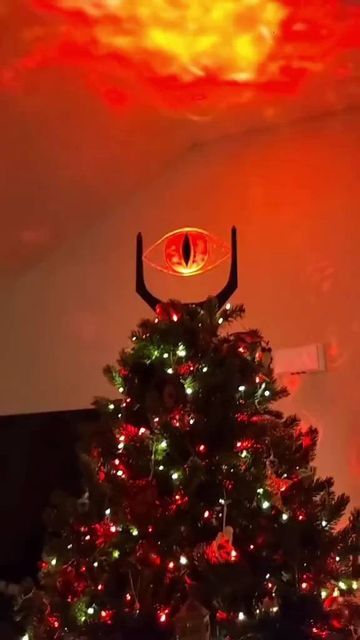 The Lord Of The Rings on Instagram: "Merry Christmas you filthy hobbitsses (Via: TikTok / ancienteuphoria) ___________________________________ #lordoftherings #lotr #tolkien #lotronprime #ringsofpower" Lord Of The Rings Decor, Gamer Wedding, Scary Christmas, Christmas Eve Dinner, Dark Christmas, Dinner Themes, The Lord Of The Rings, Black Christmas, Diy Holiday