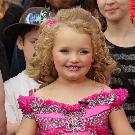 Toddlers In Tiaras, Toddlers And Tiaras, Mama June, Girls Tiara, Honey Boo Boo, Teen Vogue, Women's Health, Why People, Country Living