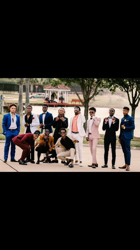 Pinterest: @quinnno Homecoming Boys Outfits, Guys Prom Outfit, Prom Unique, Extravagant Dresses, Boy Prom Outfit, Prom Outfits For Guys, Ball Clothes, Men Prom, Prom Trends