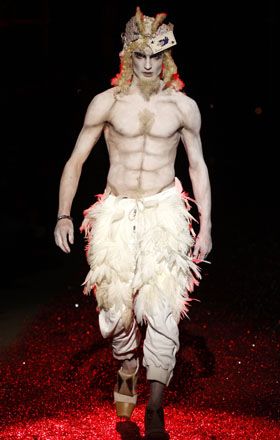 Greek God Costume, Steampunk Circus, Extreme Fashion, Bat Boys, Male Cosplay, Midsummer Nights Dream, Winter Party, Work Inspiration, John Galliano