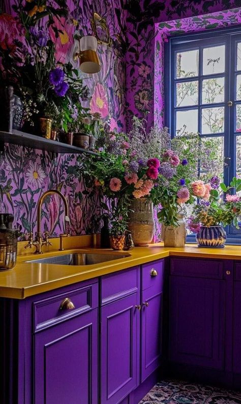 Purple Kitchen Ideas, Purple Kitchen Cabinets, Purple Kitchen Designs, Lilac Kitchen, Violet Kitchen, Thrift Decor, Yurt Living, Kitchen Concept, Colourful Kitchen