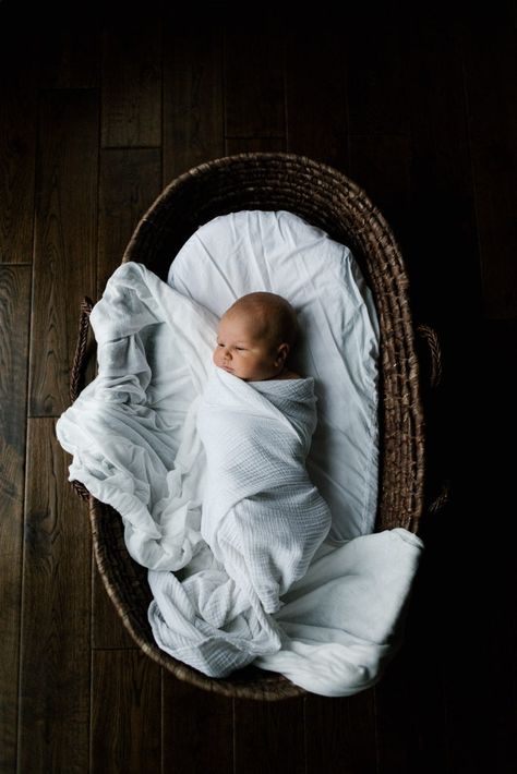 Chicago lifestyle newborn photographer | Photo by Elle Baker Photography | Moses basket and newborn in white wrap Newborn Basket Photography, Newborn In Basket, Moses Basket Photography, Laurie Baker, Newborn Basket, Photo Bebe, New Baby Pictures, Chicago Lifestyle, Born Photography