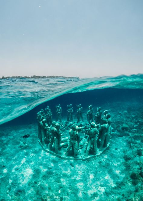 Underwater Statues, Concept Art Books, Gili T, Underwater Sculpture, Gap Year Travel, Gili Islands, Gili Island, Island Life Style, Best Sunset