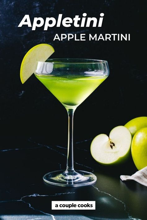 Schnapps Drinks, Appletini Recipe, Apple Cocktails, Apple Martini Recipe, Cider Martini, Friday Cocktails, Liqueur Cocktails, Sour Apple Pucker, Martini Recipes Vodka