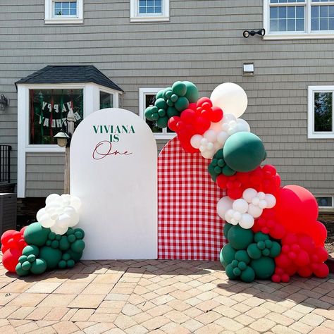 Balloon & Event Stylist | 🇮🇹 Themed First Birthday • • • #italianthemeparty🇮🇹🍕💚🤍❤️ #italianparty #italianfirstbirthday #italianpizzaparty #njkidsparties… | Instagram Italian Themed 1st Birthday Party, Italian First Birthday Theme, Italian Themed First Birthday, One Year Old Italian Birthday, Pasta Themed Birthday Party, Italian Themed First Birthday Party, Pizza Party Balloon Garland, 1st Birthday Italian Theme, Italy Themed Party