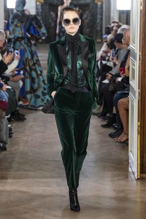 Elie Saab FW 2019 Moda Steampunk, Foto Collage, Elie Saab Fall, Outfit Chic, Deep Winter, Androgynous Fashion, Mode Inspo, Suit Fashion, Elie Saab