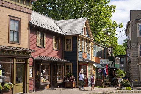 Best Small Towns New Jersey — Cutest Small Towns in NJ Nj Beaches, Hallmark Movie, Air Balloon Rides, Jersey City, Ocean City, Jersey Shore, Beach Town, Weekend Trips, Historic Homes