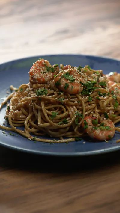 Garlic Shrimp Scampi, Egg Noodle Recipes, Beef Recipe Instant Pot, Garlic Prawns, Noodle Dish, Tastemade Recipes, Black Garlic, Noodles Recipe, Shrimp Scampi