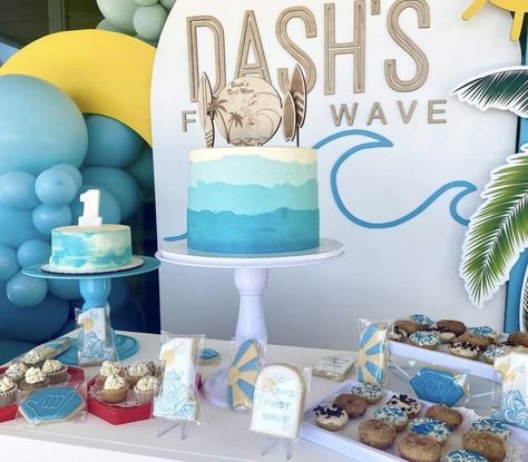 Wave Themed Birthday Party, Surf Party Ideas, Surf Birthday Party Ideas, Surf Theme Party, Pool Party Diy, Surf Birthday Party, Surf Birthday, Pool Party Kids, Candy Bar Birthday