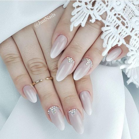 100 Beautiful wedding nail art ideas for your big day 1 - Fab Mood | Wedding Colours, Wedding Themes, Wedding colour palettes Nail Art Mariage, Manicure Natural, Wedding Day Nails, Wedding Nail Art Design, Natural Nail Art, Wedding Nails French, Bridal Nail Art, Wedding Nail, Wedding Nails For Bride