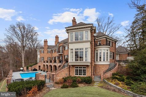 Maryland's Most Expensive Home Has Spectacular Views of the Potomac | realtor.com® Potomac Maryland Houses, Maryland Houses, Maryland Homes, Potomac Maryland, Grandmother House, Side Yards, New Architecture, Open Dining Room, Potomac River