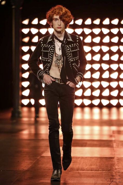 Saint-Laurent-Men-2015-Spring-Summer-Hedi-Slimane-Collection-Paris-Fashion-Week-025 Hedi Slimane Saint Laurent, Partners Aesthetic, Glam Rock Outfit Men, Rock Outfits Men, Glam Rock Outfits, Saint Laurent Menswear, Yacht Fashion, Rock Style Men, Rockstar Style