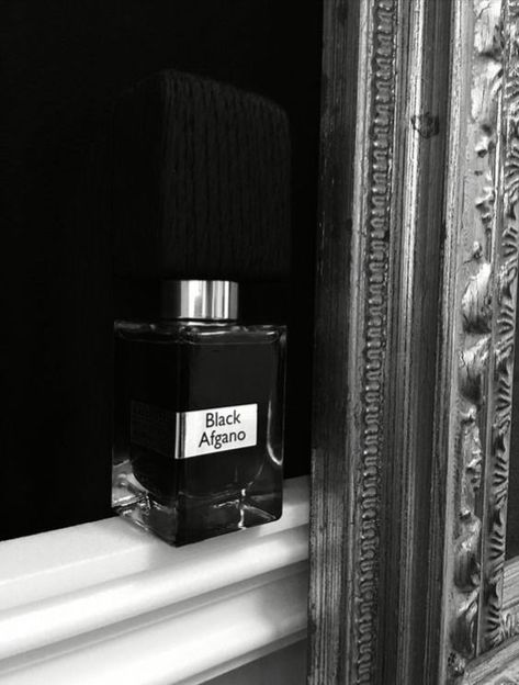 Nasomatto Black Afgano Parfum Extrait Chanel Perfume, Monochrome Fashion, Essential Oil Perfume, Holy Water, Fashion Items, Perfume Oils, Web Store, Body Spray, Lipsticks