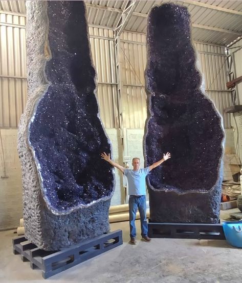 The Giant Amethyst Geodes in Uruguay - a magnificent natural wonder! 🇺🇾💎 #UruguayanAmethyst #GeologicalMarvels #CrystalTreasures ✨ Amethyst Geode, Minerals Crystals, Natural Wonders, Geology, Amethyst, Gems, Wonder, Crystals, On Instagram