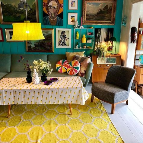 Get Your Groove on With These ’70s Decor Trends Living Room 70s, 1970s Living Room, 70s Room, 70s Living Room, 70s Interior Design, 70s Interior, 70s Home, 70s Decor, 70s Home Decor