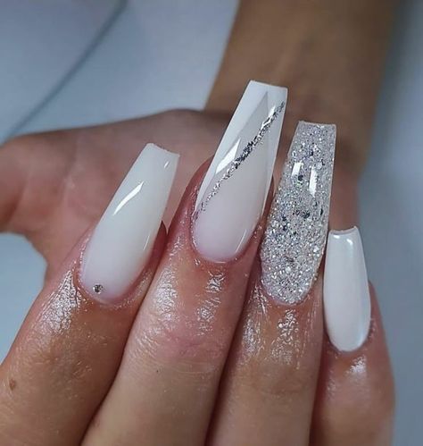 White Sparkle Nails, Posh Nails, White Gel Nails, White And Silver Nails, White Glitter Nails, Winter Nails Acrylic, White Acrylic Nails, Pearl Nails, Sparkle Nails