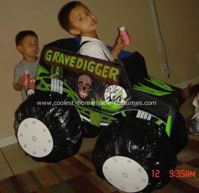 GraveDigger Monster Truck Costume: In 2007, my nephew wanted to be Gravedigger more than anything for Halloween so I offered to try and make a gravedigger monster truck costume for him. Gravedigger Costume, Gravedigger Monster Truck, Monster Truck Costume, Birthday Party Ideas Halloween, Truck Costume, Cardboard Cars, Monster Truck Birthday Party Ideas, Truck Birthday Party Ideas, Monster Jam Party