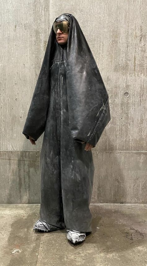 Brutalist Outfit, Brutalist Fashion Photography, Concrete Fashion Editorial, Brutalist Fashion Editorial, Post Apocalyptic Fashion Editorial, Balaclava Runway, Rick Owens Menswear, Disco Fashion, Elite Fashion