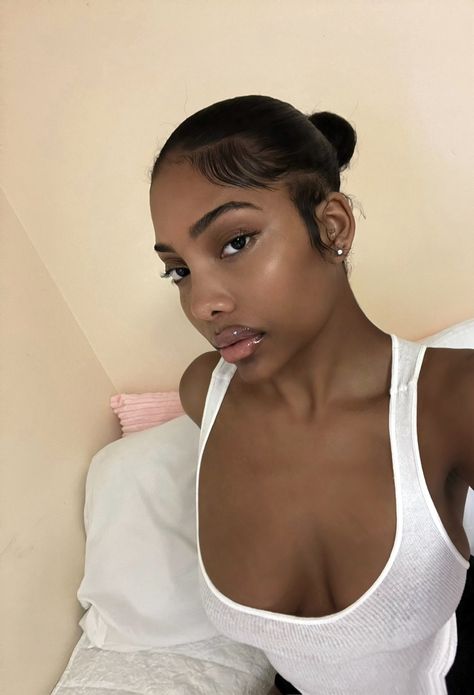 Straight Hair With Beanie, Outfits With Bun Hairstyle, Pretty Big Forehead, Side Part Headband, Natural Sleek Hairstyles, Slickback Hairstyle Black Women, Curly Bun Black Women, No Edges Wig Black Women, Slick Back Hairstyles Natural Hair