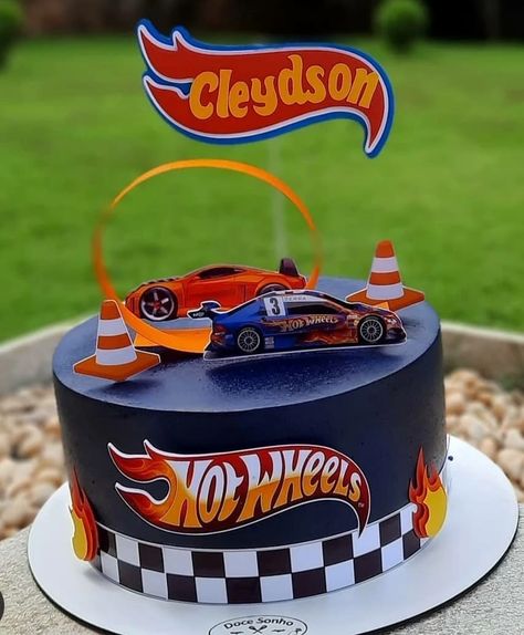 Bolo Hot Wheels, Hot Wheels Cake, Hot Wheels Birthday, Hot Wheels Party, Cars Birthday Party Disney, Simple Cake Designs, Mini Tortillas, Hot Weels, Cars Birthday Parties