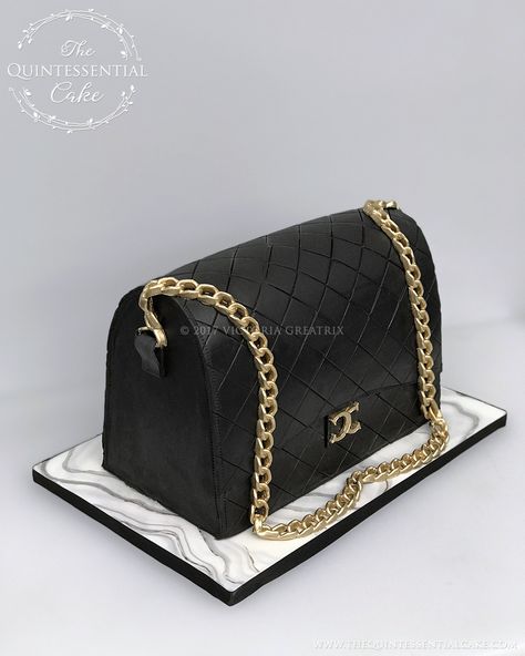 Hand Bag Cake Design, Gucci Purse Cake, Purse Cakes Ideas Birthday, Cake Bags Ideas, Handbag Cakes Ideas, Bag Cake Design, Purse Birthday Cake, Handbag Cake Tutorial, Chanel Bag Cake