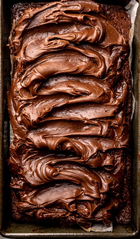 Chocolate Banana Cake with Espresso Fudge Frosting - Baker by Nature Fudge Banana Bread, Choc Banana Cake, Banana Cake Chocolate Frosting, Chocolate And Banana Desserts, Choc Desserts, Chocolate Beignets, Espresso Fudge, Banana Chocolate Cake, Banana Coffee Cake