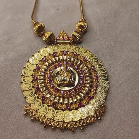 Special lakshmi coin pendant necklace with ruby stone. 24 crct gold micro plated lakshmi coin necklace with premium quality. For more enquries DM or whatsapp 918891292322 No COD Opening video must for shipping damages. 🌍✈️ shipping available. #instagood #instafashion #Instagram #trendingjewellery #traditionaljewellery #lakshmipendant #LakshmiNecklace #coinnecklace #kaasumalai #goldlookalikejewellery #GoldPlatedBeauty #keralajewellerydesigns #keralagram #thelugubride #kannada #southindian... Opening Video, Coin Pendant Necklace, Ruby Stone, Coin Necklace, Coin Pendant, Look Alike, Flower Painting, Insta Fashion, Premium Quality