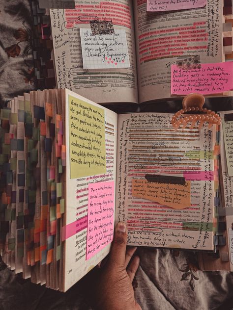 How To Annotate A Book, Book Annotation Tips, Annotating Books, Annotated Books, Book Tabs, Book Annotations, Reading Motivation, Reading Notes, Book Annotation