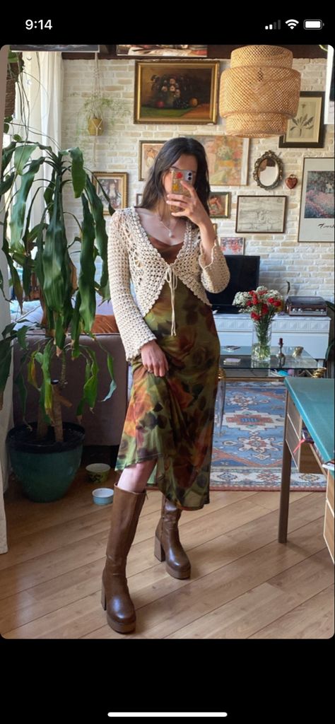 Cold Weather Thanksgiving Outfit, Boho Outfits Office, Summer Solstice Outfit Ideas, Penny Lane Outfit Aesthetic, Vest 90s Outfit, Healer Clothes, Boho Maximalism Outfits, Patchwork Boots Outfit, Friends Outfits Inspiration