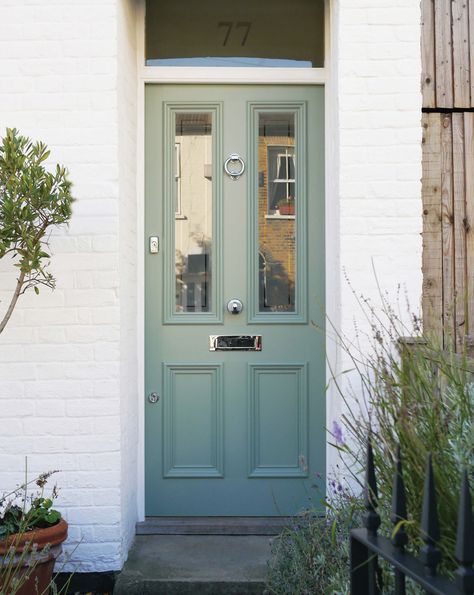 Green Front Door, Terrace House Exterior, Front Doors Uk, Victorian Front Doors, Cottage Front Doors, Front Door Styles, Green Front Doors, Victorian Terrace House, Beautiful Front Doors