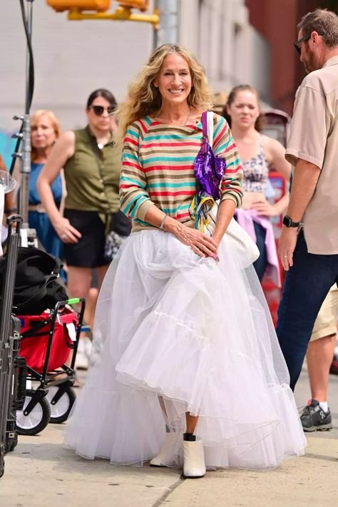 Blue Tulle Skirt, Carrie Bradshaw Outfits, Carrie Bradshaw Style, Tulle Skirts Outfit, Iconic Outfits, Kristin Davis, Skirt Trends, Sarah Jessica, Outfit Trends