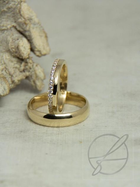 Circle Wedding Rings, Wedding Rings With Diamonds, Wedding Ring Images, Cincin Couple, Rings With Diamonds, Wedding Rings Sets His And Hers, Engagement Rings Couple, Alternative Wedding Rings, Handmade Wedding Rings